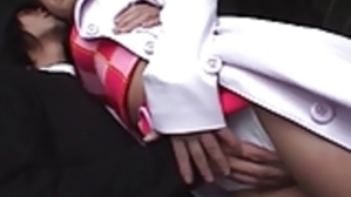 公共の場でかわいいアジアクソ