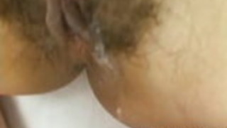 成熟したJapenseのベイビーTomomi Taniは、クソのための彼女の猫を明らかにする