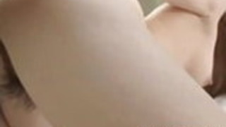 恥ずかしがり屋の日本の10代の内山由奈さん