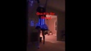 ティリーホール、彼女のファックマシン＃9