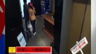 つい触りたくなるほどイイ尻をした弁当配達のおばちゃん