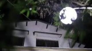 巨乳 温泉 美女 寝ている 乳