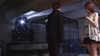 彼女の毛皮のようなオマンコを強打するためにヘビーなコックを得るユナサツキ