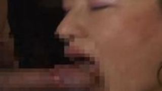 【里中亜矢子フェラ】五十路の熟女の、里中亜矢子のフェラ拘束プレイがエロい。