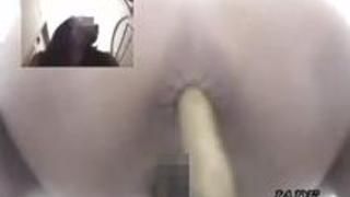 某イベント会場の和式便所でキャンギャル2人のうんこ排泄をドアップ盗撮