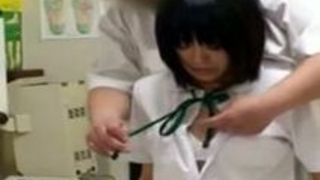 整体師に犯される制服ＪＫ　琥珀うた