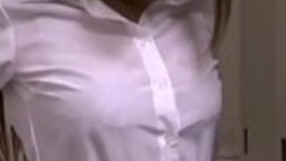 日本のお母さんは彼女の若い息子