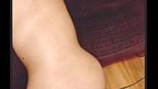 日本の奴隷の妻は彼女のお尻にろうそくで処罰されています