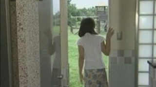 【ヘンリー塚本】浮気をした夫への仕返しで不倫を始めた熟女妻。ファックする場所は公衆便所！