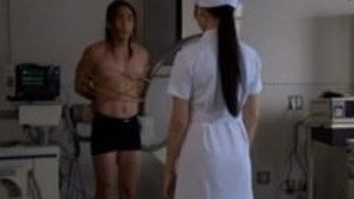 その6を吸っスーパーセクシーな日本の看護師