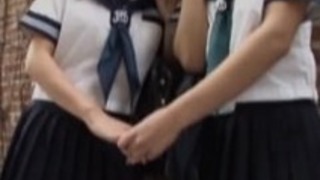 日本のユリのくすぐるマッサージ