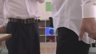 S級美少女の女子校生がパイパンマンコをズボズボされて臭いザーメンを顔射されちゃうロリータ動画