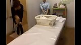 【無修正】コンビニで他人棒に中出しされた巨乳熟女　他