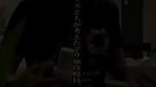 [Jap]私たちはこの加湿器を90プルーフのウォッカとスパイクしました。彼女が激しい熱で爆発したときに彼女の体に直接磨き上げられた媚薬を吹き込んでしまいました。