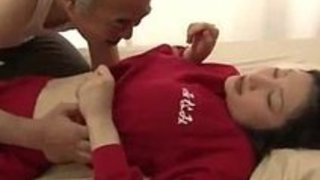 色気ムンムンの華奢美女妻がバックから手マンされて快感絶叫｜イクイクXVIDEOS日本人無料エロ動画まとめ