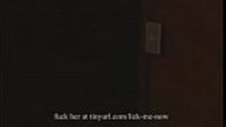 酔っぱらった日本の女の子が別の男達によって交際