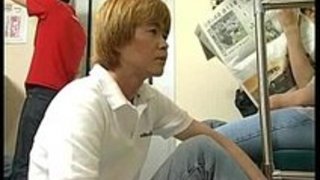 【紋舞らん】かわいい制服コスプレプレの茶髪美人が、電車内でひたすら顔射されるコスプレプレエロ動画！｜イクイクXVIDEOS日本人無料エロ動画まとめ