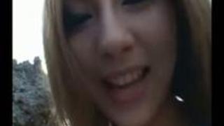 海邊搭訕可愛妹子,帶回旅館跟朋友�...