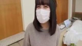 18歳合法！！143cm巨乳と大噴射