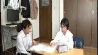 胸チラ乳首チラしすぎて義息とその友達に輪姦される人妻