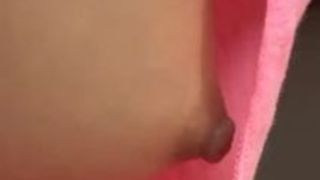 乳首 胸チラ おっぱい 丸見え 乳