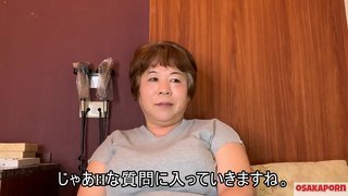 完全素人五十路57歳パンドラの箱。魅惑の香りを放った妖艶の黒アワビ。熟女に中出し　ババア　おばさん　元人妻ぽっちゃりデブママ　ジュクジュクbody トイレットペーパー ココ1 インタビュー　脱衣編～ OSAKAPORN