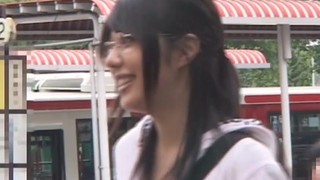 DANDY-144 「DANDY特別版 日本中を勃起させたあの女子校生は今！？もう一度逢ってメガチ○ポVer.」＆「隠しきれない大きな胸を無意識にゆらし誘惑する美淑女の小悪魔谷間を見せられて思わず勃起したらヤられた」